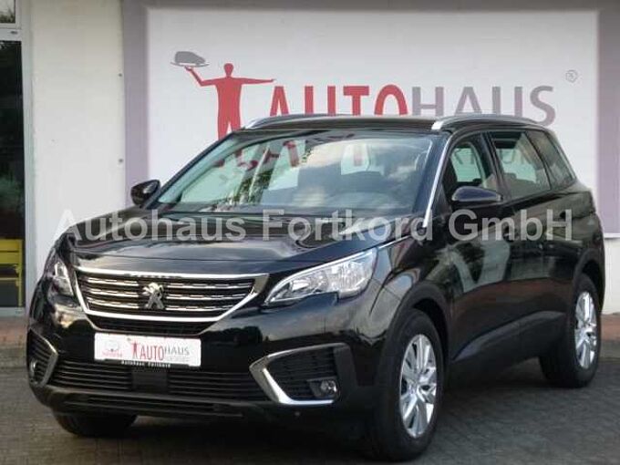 Peugeot 5008 PureTech 130 - 7 Sitze - Navi, PDC, SHZ